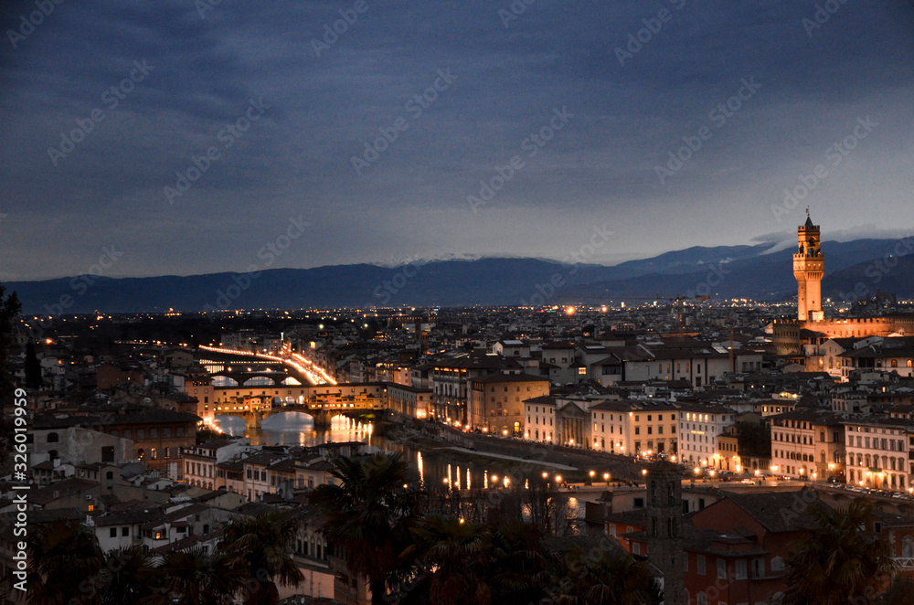 Vista panoramica de noche en Florencia