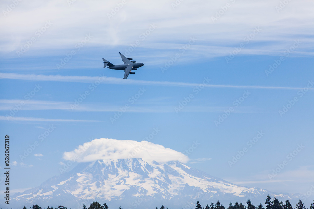 Naklejka premium C130 Mt Rainer