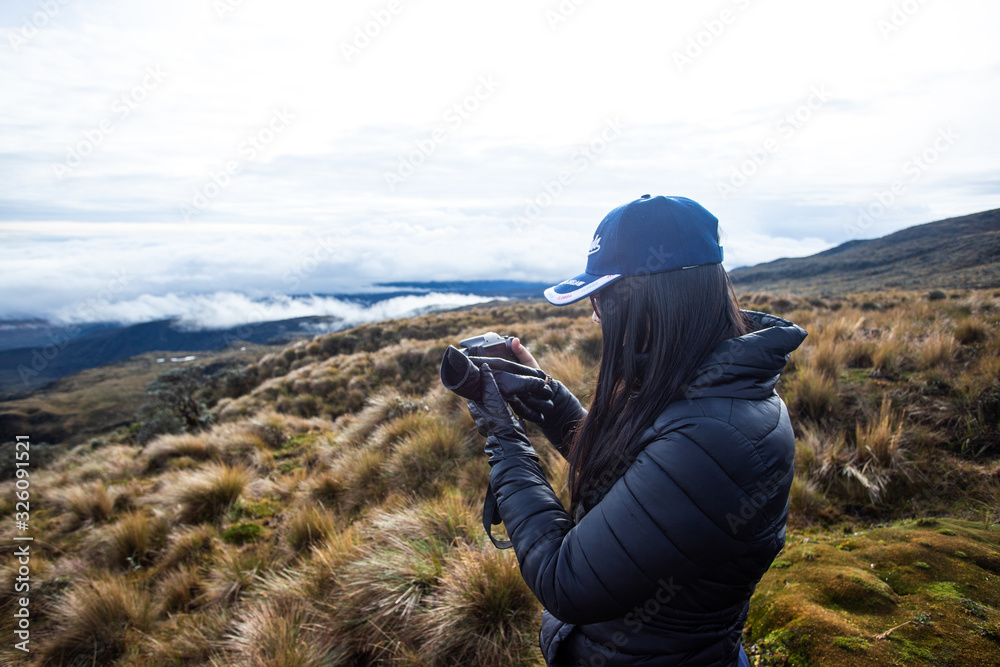 Senderismo, montañismo, trekking, deporte en montaña. Colombia Volcan Purace