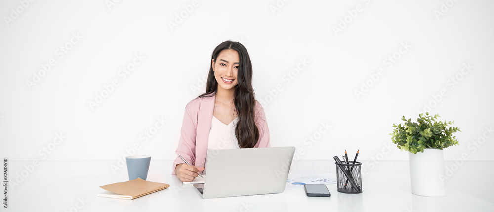 Premium Photo  Dollar in a businesswoman hand. an asian woman is working  from home or office and glad to get dollar money from work and from a  supplementary career or part-time