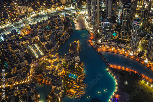 ブルジュ・ハリファの展望台から見えるドバイの夜景