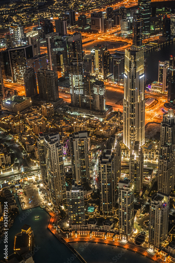 ブルジュ・ハリファの展望台から見えるドバイの夜景 ブルジュ・ハリファの展望台から見えるドバイの夜景