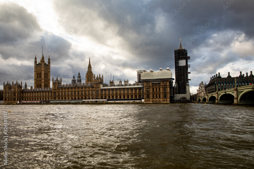 Naklejka premium houses of parliament and big ben in london