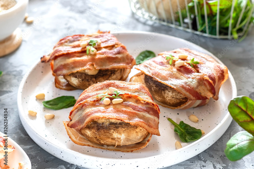 Baked mushrooms stuffed with cheese and pine nuts Baked mushrooms stuffed with cheese and pine nuts