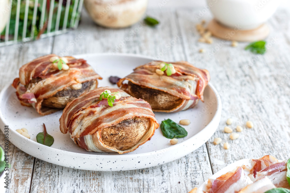 Baked mushrooms stuffed with cheese and pine nuts Baked mushrooms stuffed with cheese and pine nuts
