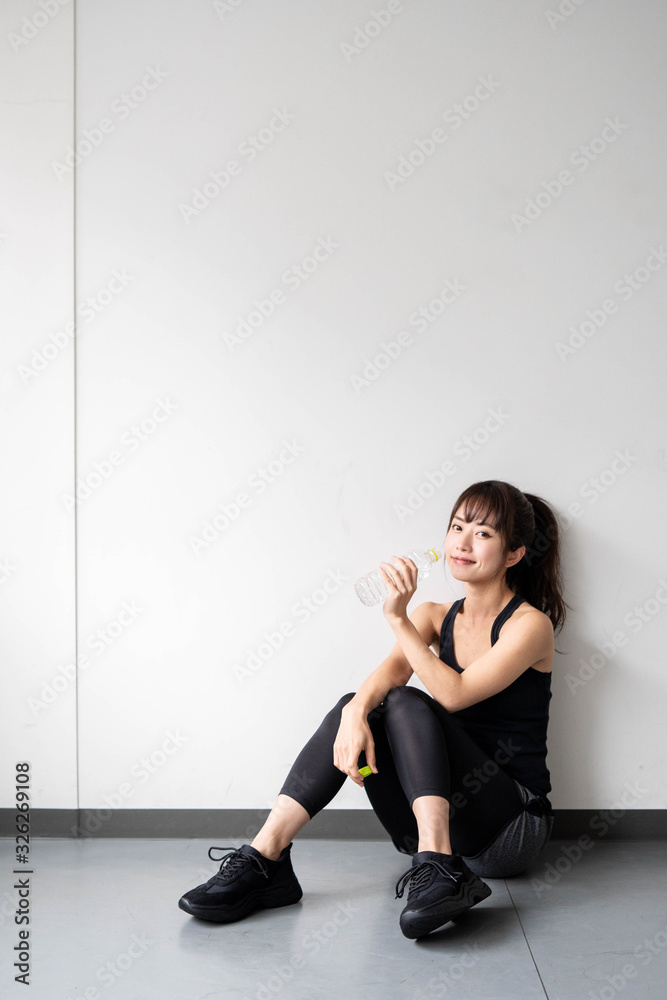 Obraz premium ヨガウエアの女性