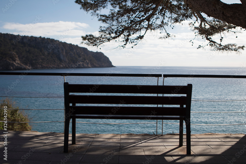 Banco para sentarse con vistas al mar Banco para sentarse con vistas al mar