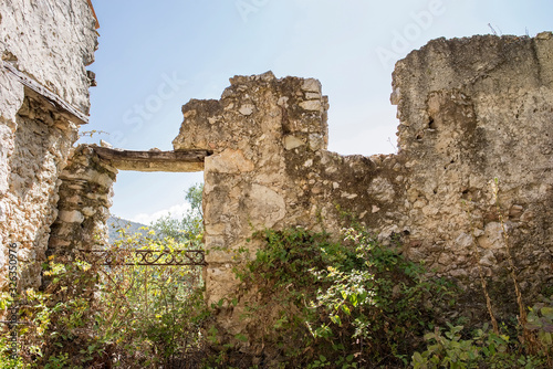 Ruine in den französischen Seealpen