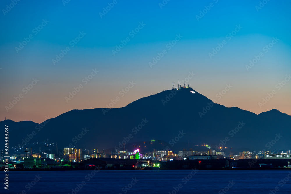 関門海峡対岸から見る北九州都市夜景【福岡県】