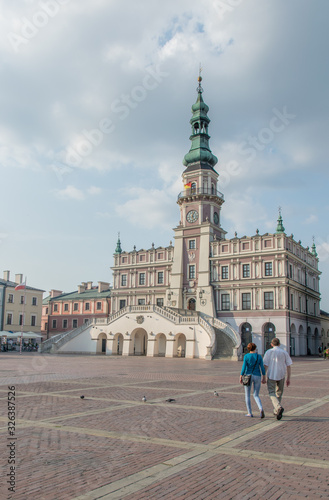 the zamosc square with the steps
