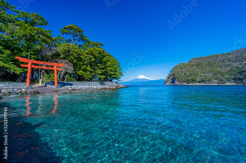 沼津市　戸田　駿河湾　富士山　鳥居 photo