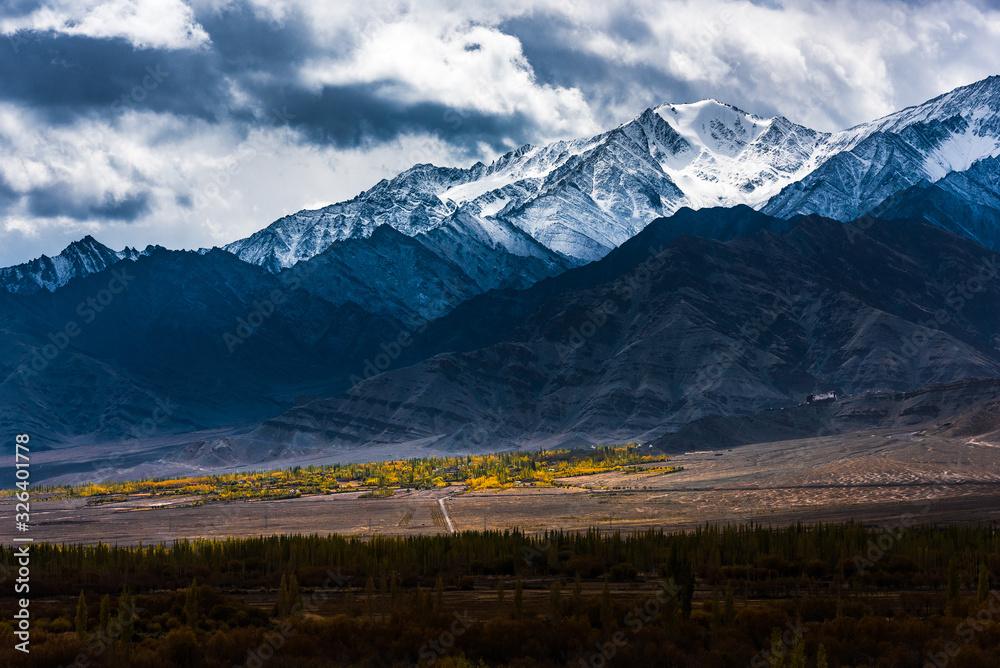 Himalayan mountain landscape along Leh
