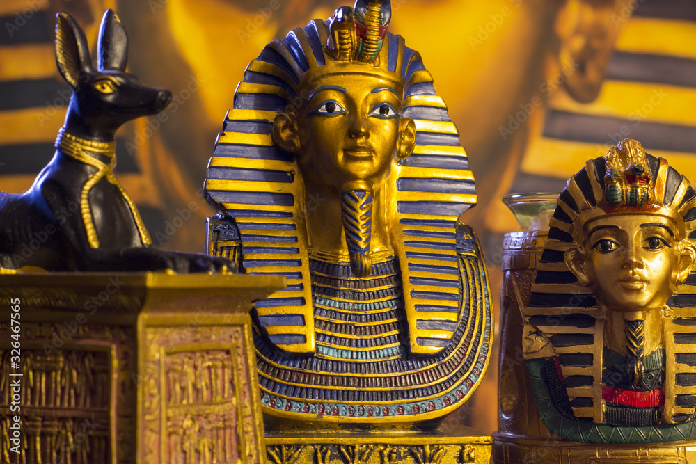 Statues of tutankhamun and mythology jackal inpu 2 - obrazy, fototapety, plakaty 