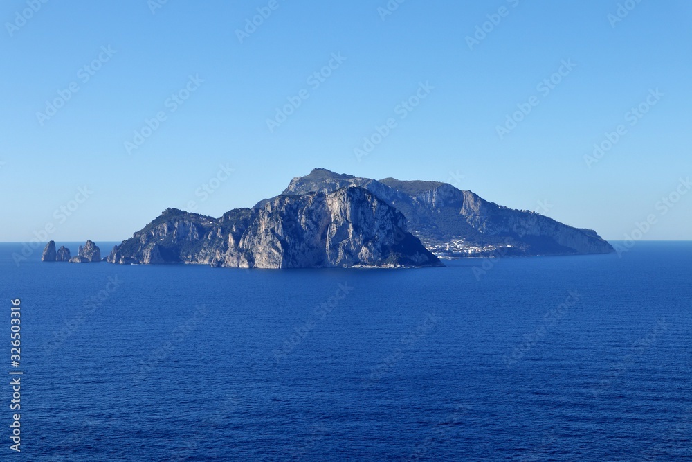 Termini - Isola di Capri da via Minerva