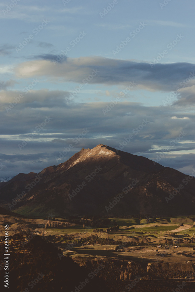 Fototapeta premium Mountain Landscape. Nature background. New Zealand Mountain Landscape