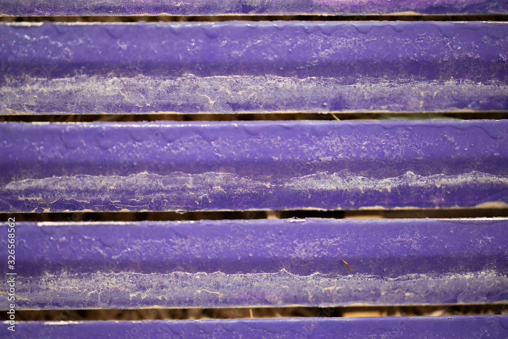 Dusty bright purple aluminium baars.