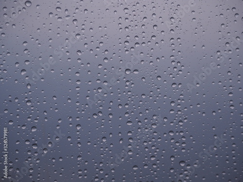 Wallpaper Mural 窓と雨のしずく Torontodigital.ca