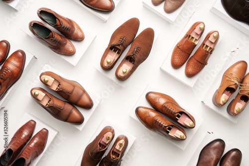 Foto Composition of classic shoes on boxes