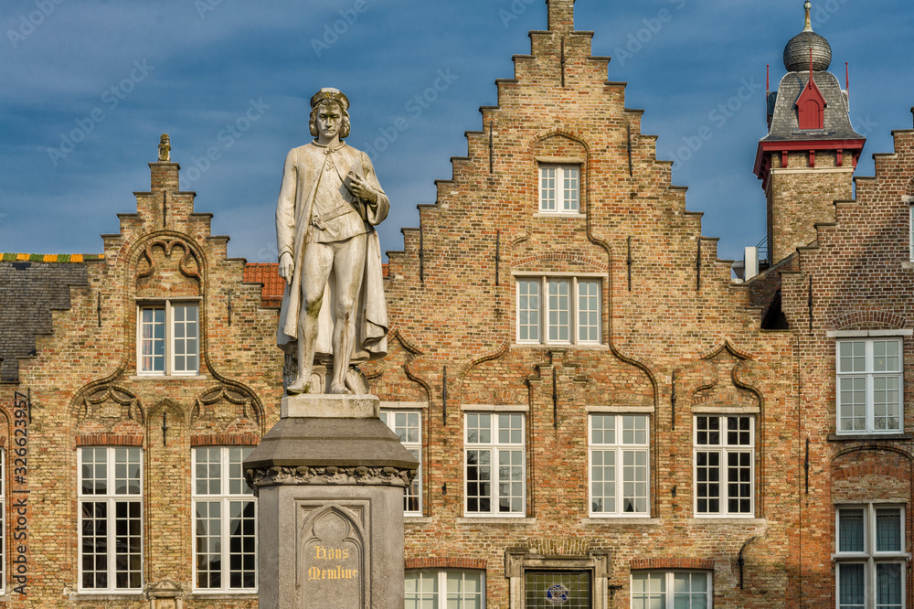 Obraz premium Statue of the Flemish painter Jan van Eyck in Bruges, Belgium