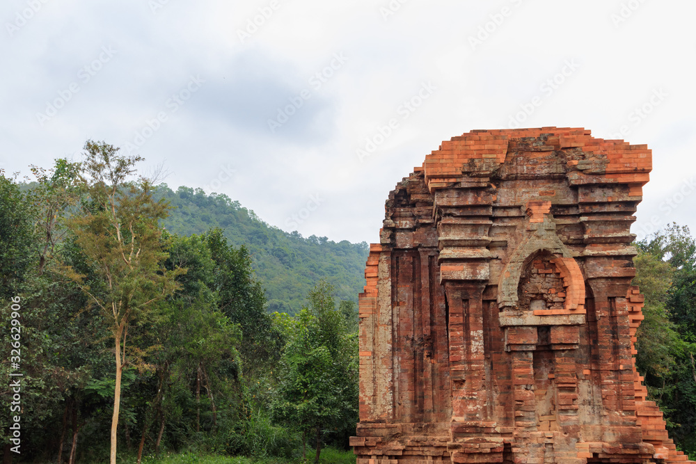 Naklejka premium ミーソン遺跡 ベトナム クアンナム省 My Son Ruins Vietnam