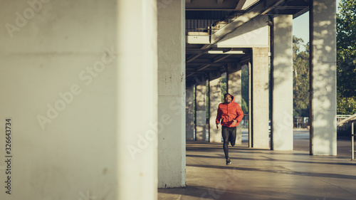 Urban running and sprinting workout © Dirima