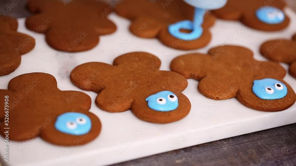 Step by step. Decorating gingerbread and sugar cookies with royal icing for Christmas. Step by step. Decorating gingerbread and sugar cookies with royal icing for Christmas.