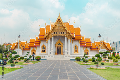 Beautiful Asian Temple, Wat Benchamabophit in Bangkok, Thailand © ALIZEE