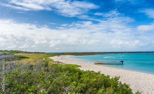 Paradise island and turquoise waters at the Caribbean. Los Roques National Park, Venezuela