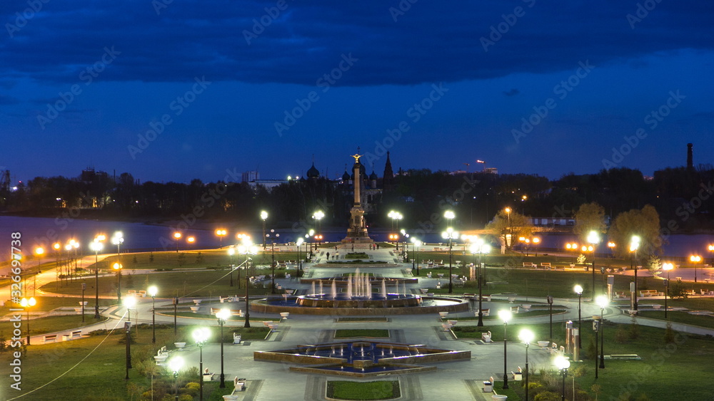 Naklejka premium Fountain Performance in Strelka Park of Yaroslavl night timelapse
