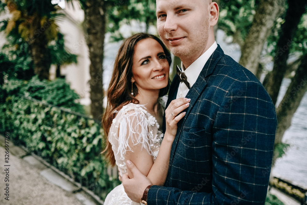 Fototapeta premium portrait of Gorgeous wedding couple in Italy