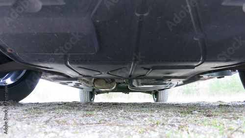 PKW AUTO REIFEN PROFIL Lackkratzer unterboden