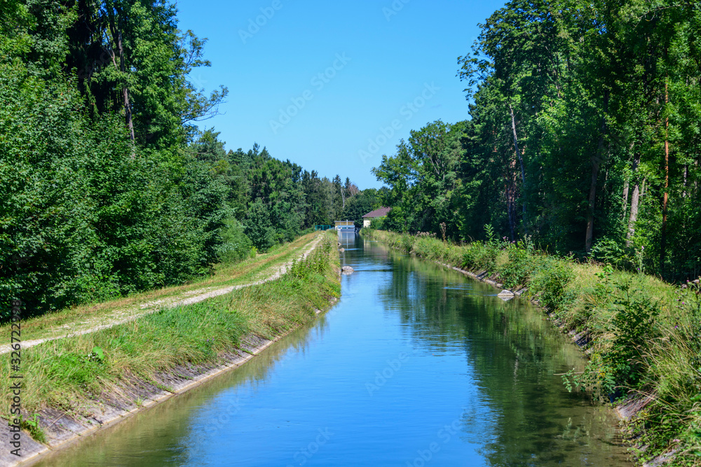 Lochbach-Kanal im Augsburger Stadtwald