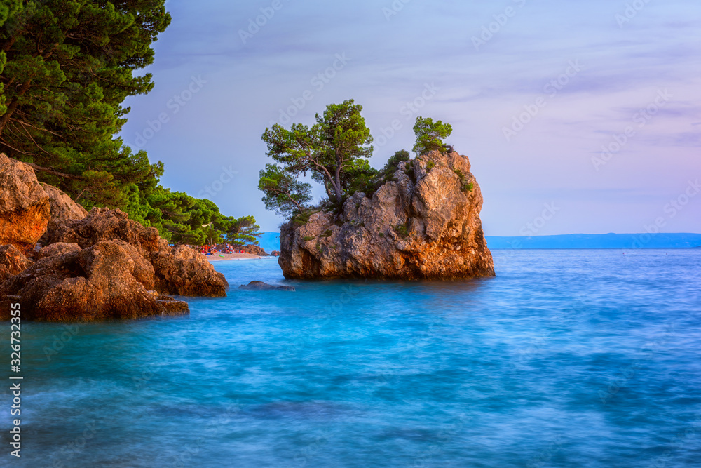 Amazing Sunset Seascape Scenic View Of Brela Stone kamen Brela A amazing-sunset-seascape-scenic-view-of-brela-stone-kamen-brela-a