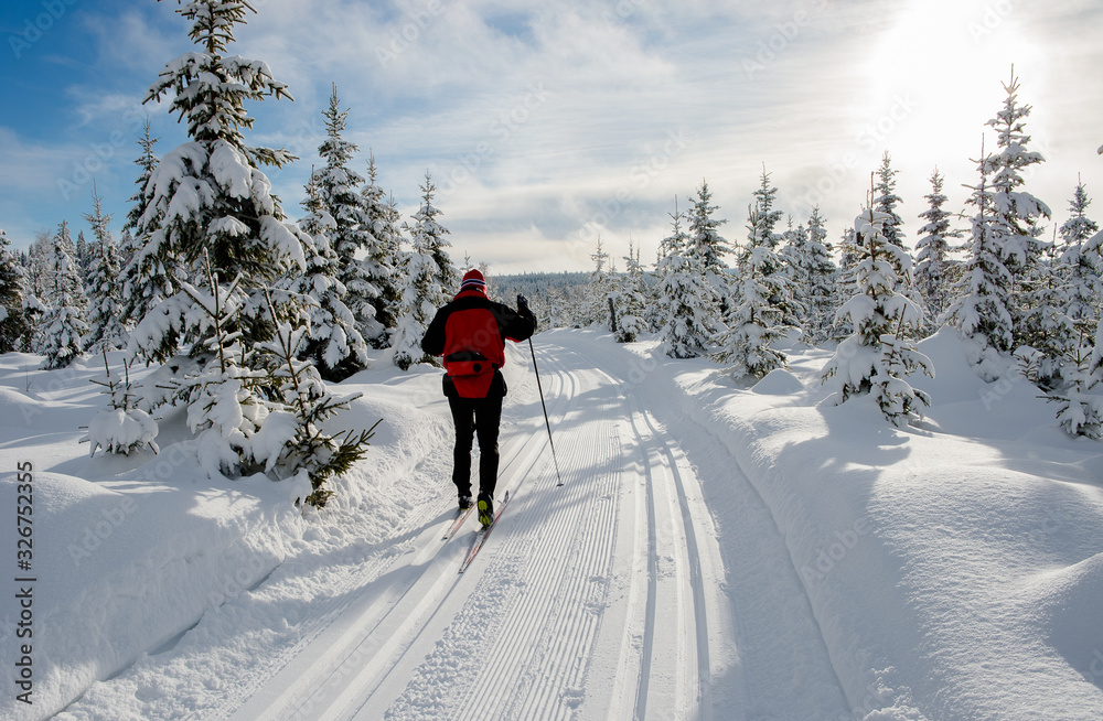 Man skiing