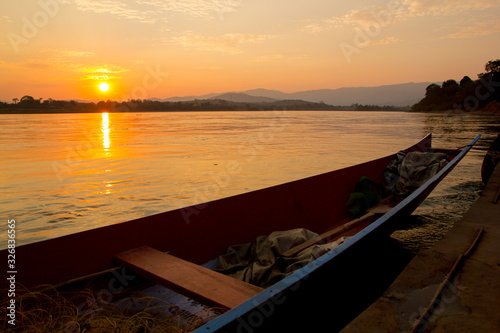 Foto sunset view at Mekong river