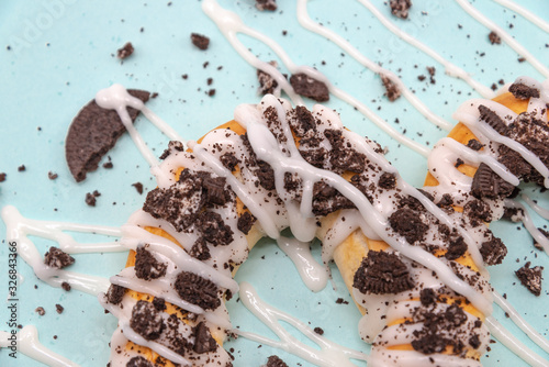 sweet pretzels cookies and cream