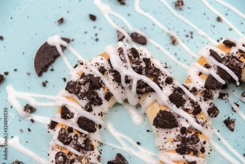 sweet pretzels cookies and cream