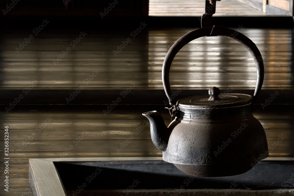 囲炉裏と鉄瓶のある風景,iron kettle