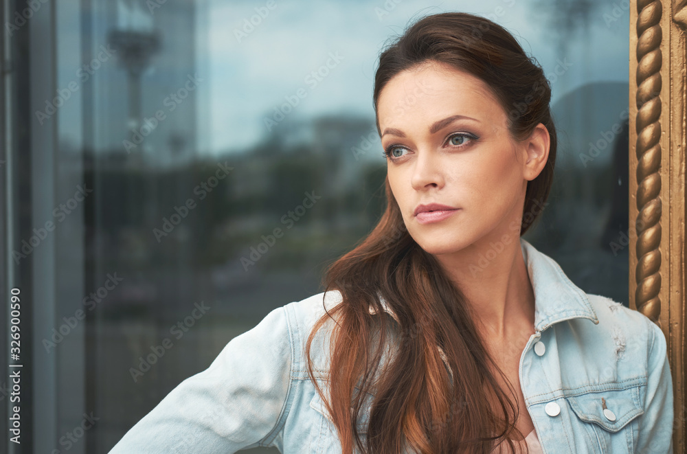 urban portrait of a fashionable brunette woman urban portrait of a fashionable brunette woman