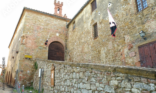 La Grancia fortificata di Montisi photo