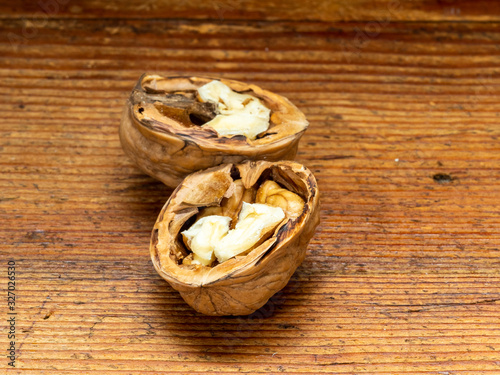Nut, dried fruit.