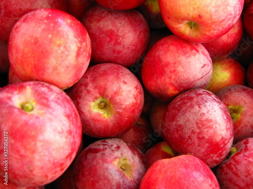 Red apples at farmers market