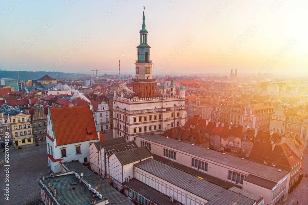 Obraz na płótnie Poznań, wschód słońca nad Starym Rynkiem w salonie