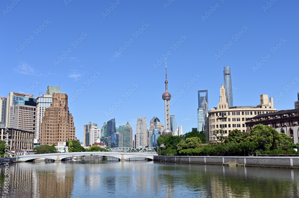 Obraz premium High rise landmark buildings along the skyline of Shanghai, China