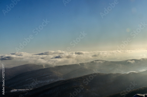 Fototapeta Naklejka Na Ścianę i Meble -  Bieszczady panorama z połoniny Wetlińskiej zima