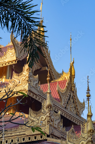 Kyauktawgyi Paya roof detail photo