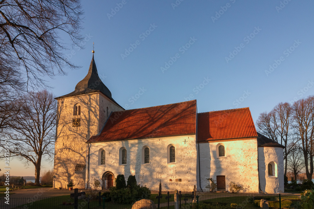 St.-Petri-Kirche Bosau, Kreis Ostholstein, Schleswig Holstein St.-Petri-Kirche Bosau, Kreis Ostholstein, Schleswig Holstein