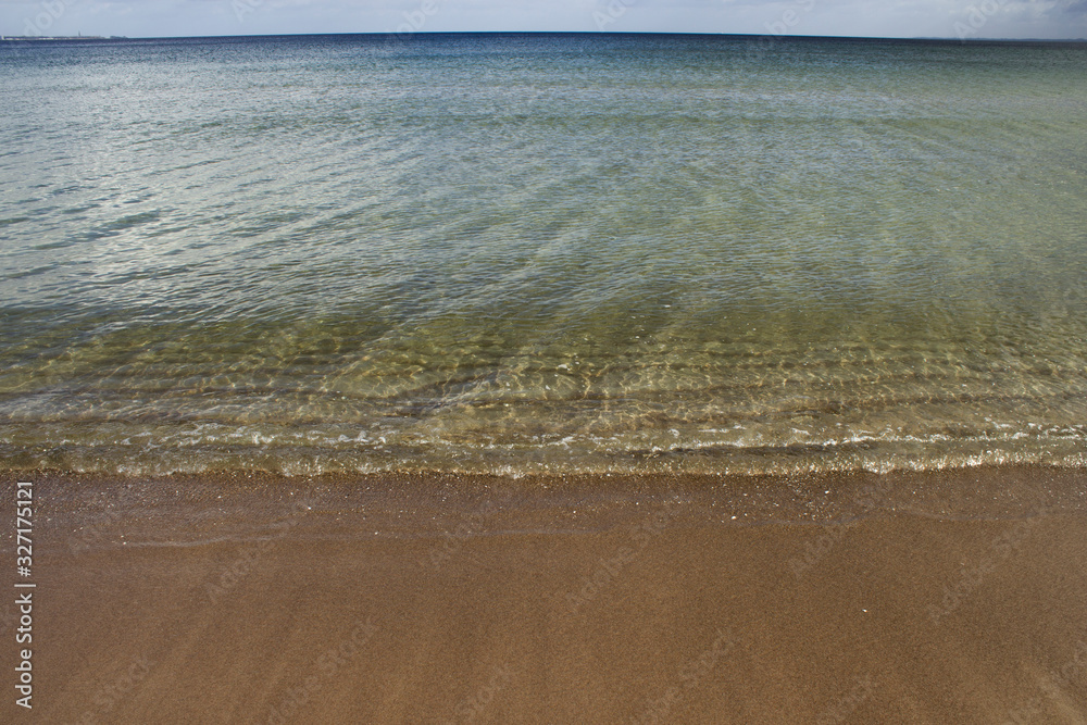 Obraz premium waves on the beach