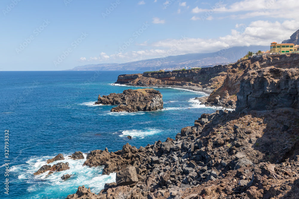 sea and rocks