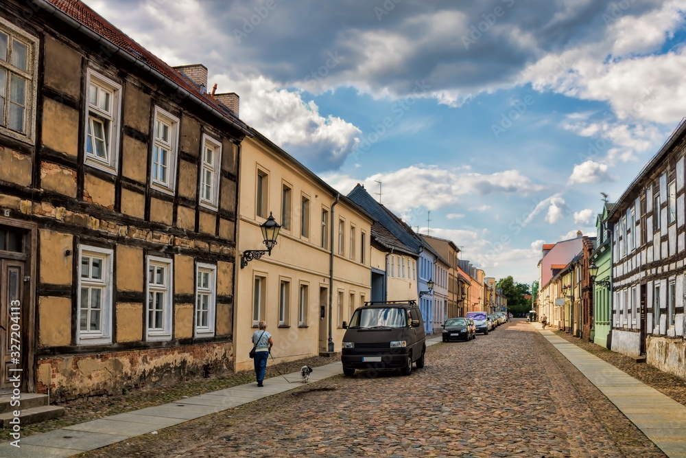 Fototapeta premium neuruppin, deutschland - verfallene häuser in der altstadt